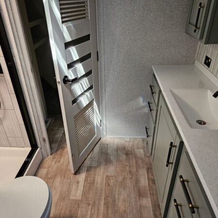 2024 Crossroads Redwood RW4001LK - Image 12