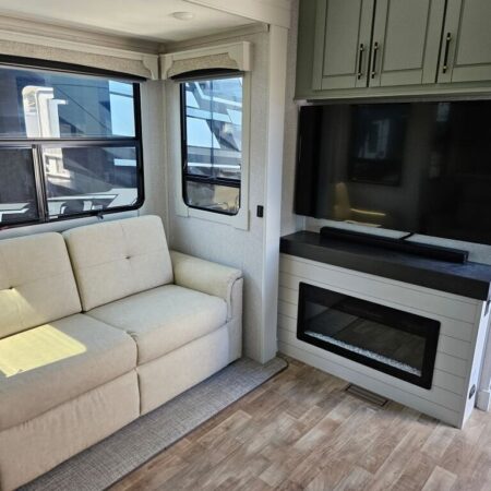 2024 Crossroads Redwood RW4001LK - Image 9