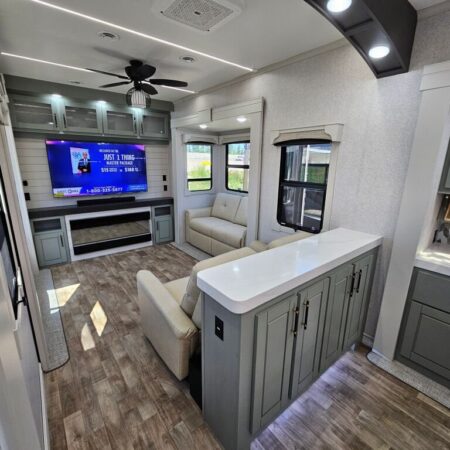 2024 Crossroads Redwood RW4150RD - Image 10