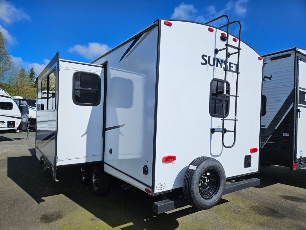 2024 Crossroads Sunset Trail Super Lite SS212RB - Image 3