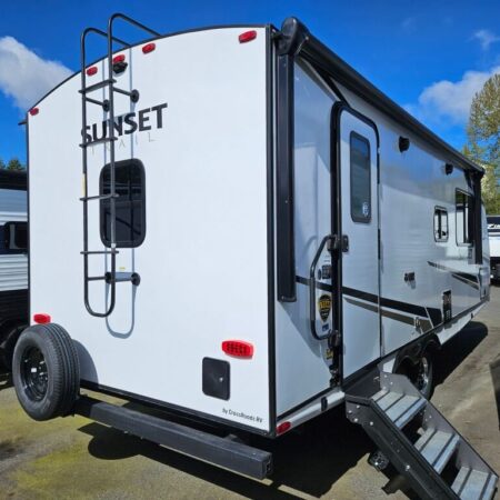 2024 Crossroads Sunset Trail Super Lite SS212RB - Image 4