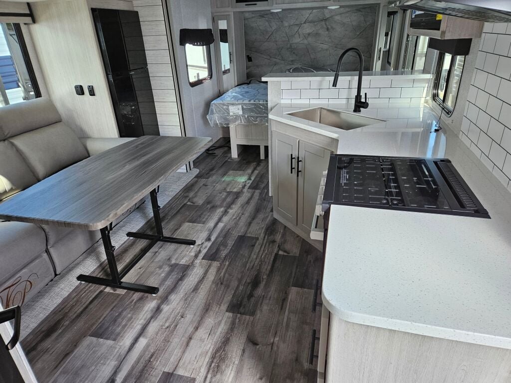 2024 Crossroads Sunset Trail Super Lite SS212RB - Image 5