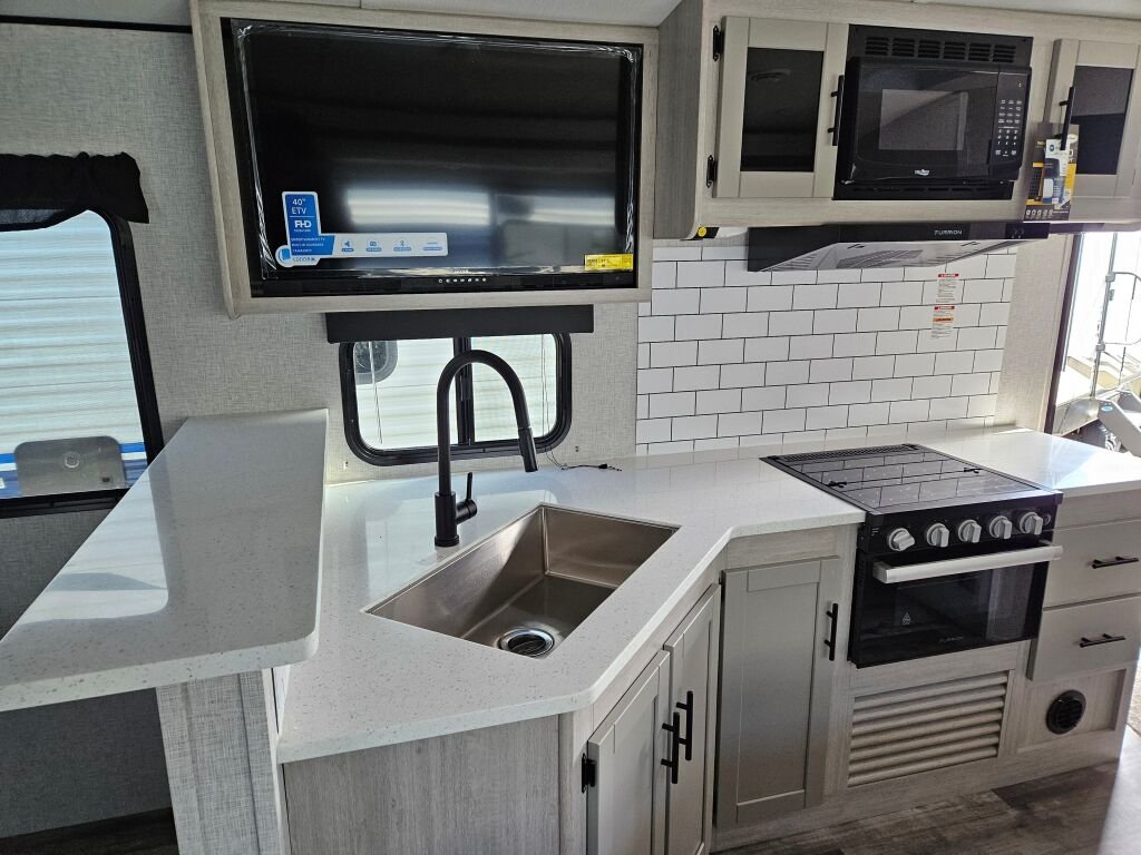 2024 Crossroads Sunset Trail Super Lite SS212RB - Image 9