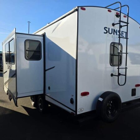 2024 Crossroads Sunset Trail Super Lite SS212RB - Image 3