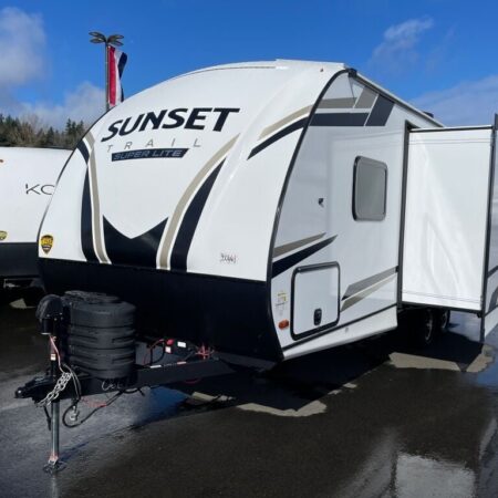 2024 Crossroads Sunset Trail Super Lite SS212RB - Image 2
