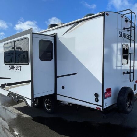 2024 Crossroads Sunset Trail Super Lite SS212RB - Image 3