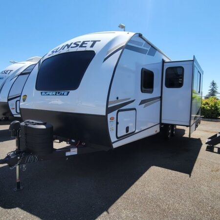 2024 Crossroads Sunset Trail Super Lite SS222RB - Image 2