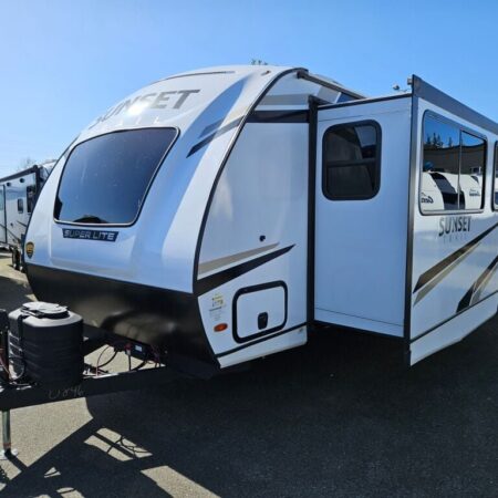 2024 Crossroads Sunset Trail Super Lite SS269FK - Image 2