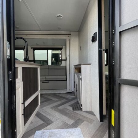 2024 Crossroads Zinger Lite ZR260BH - Image 5