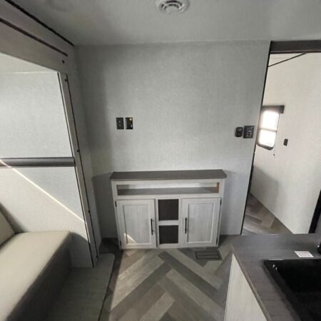 2024 Crossroads Zinger Lite ZR260BH - Image 9