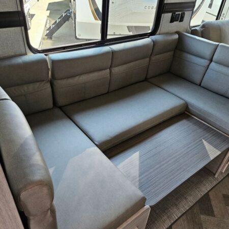 2024 Crossroads Zinger ZR380FB - Image 6
