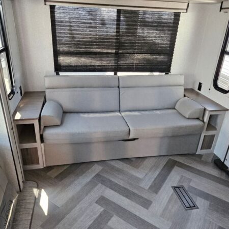 2024 Crossroads Zinger ZR380FB - Image 8