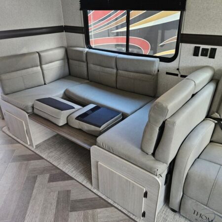 2024 Crossroads Zinger ZR380FB - Image 13