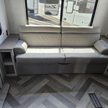 2024 Crossroads Zinger ZR380FB - Image 6