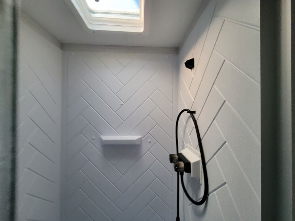 2024 Dutchmen Kodiak Ultra-Lite 302BHSL - Image 12