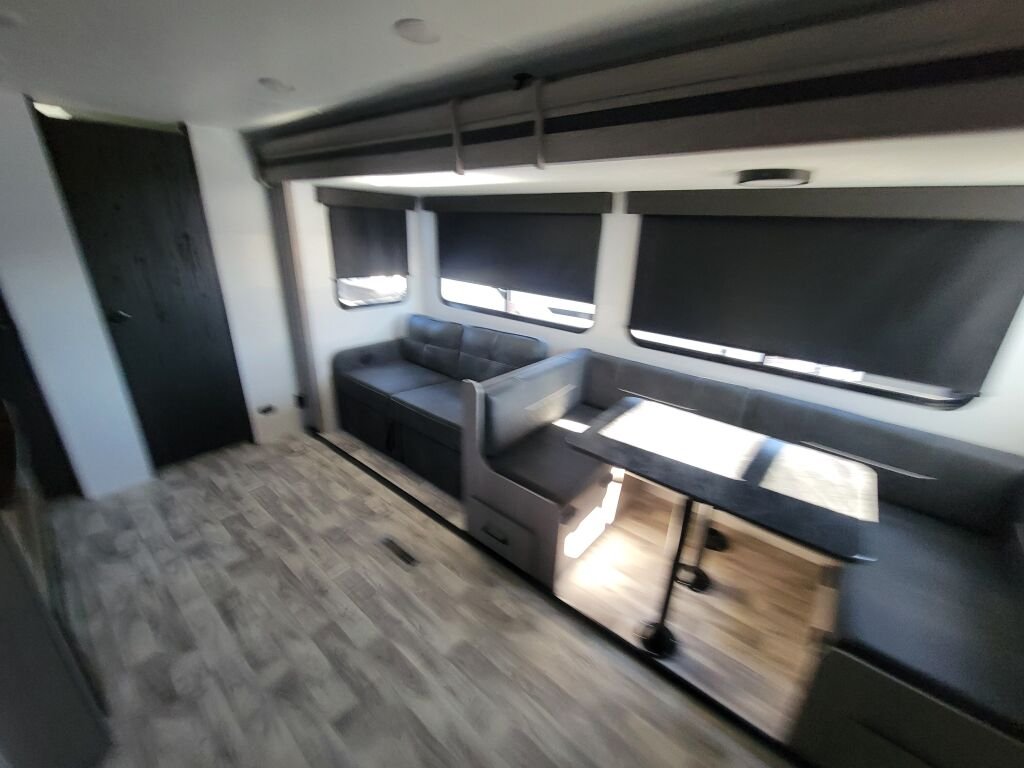 2024 Dutchmen Kodiak Ultra-Lite 302BHSL - Image 8