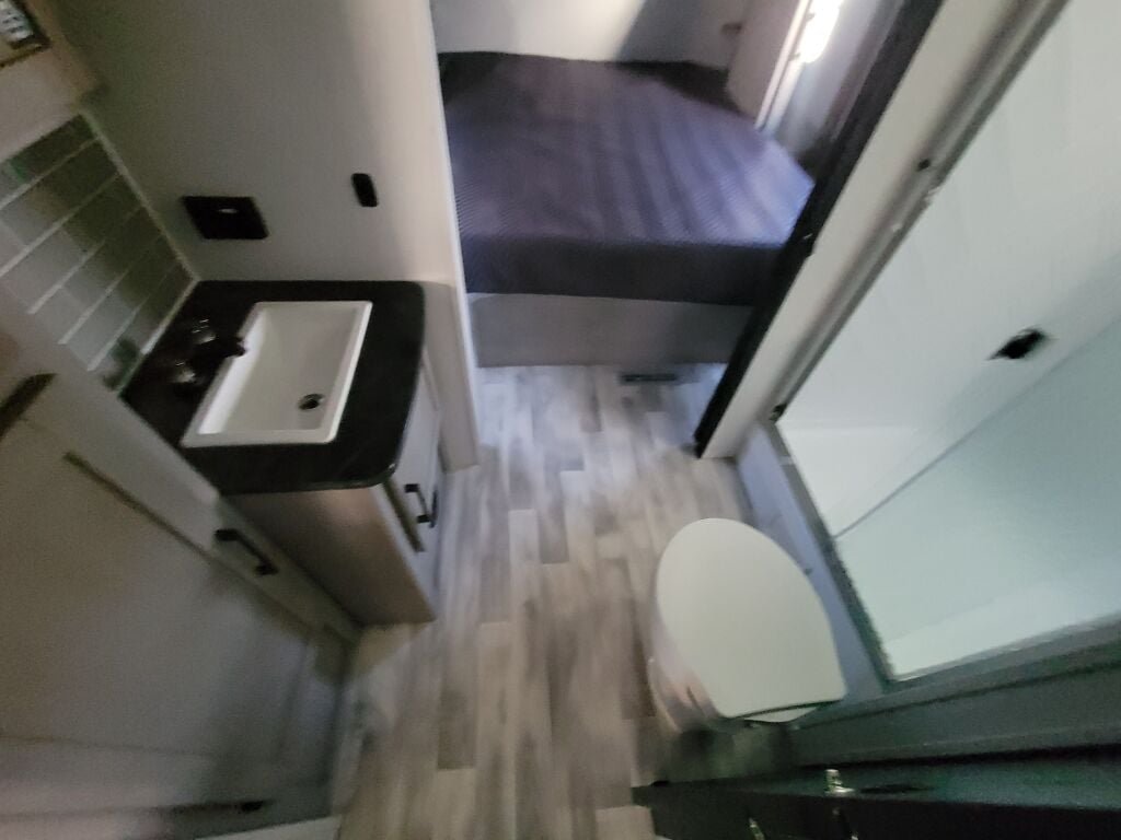 2024 Dutchmen Kodiak Ultra-Lite 302BHSL - Image 10