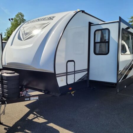 2024 Forest River Rainier 27FK - Image 2