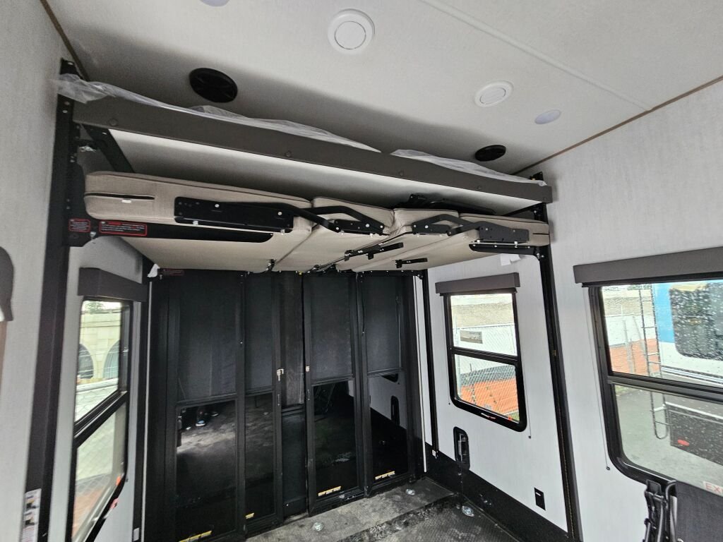 2024 Grand Design Momentum 414M - Image 5