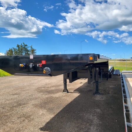 2025 Behnke Fifth Wheel High Clearance Sprayer Trailer - Image 7