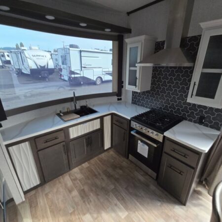 2025 Crossroads Hampton HP388FKL - Image 6