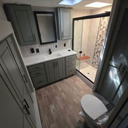 2025 Crossroads Redwood RW4200FL - Image 13