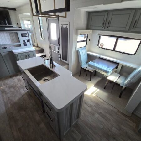 2025 Crossroads Redwood RW4200FL - Image 7