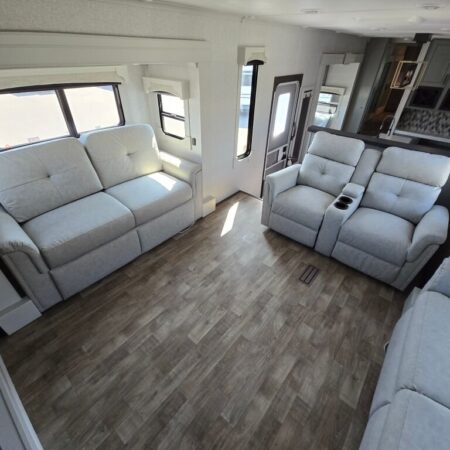 2025 Crossroads Redwood RW4200FL - Image 10