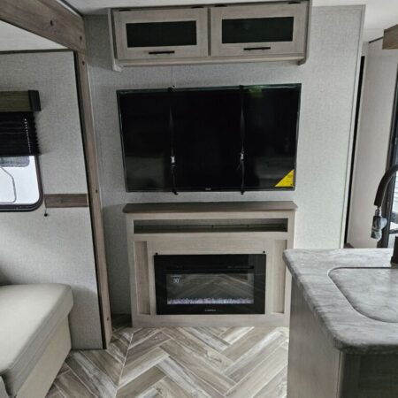 2025 Crossroads Zinger 390DB - Image 8