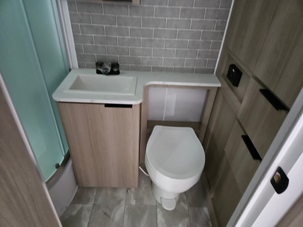 2025 Dutchmen Kodiak Ultra-Lite 201QB - Image 7