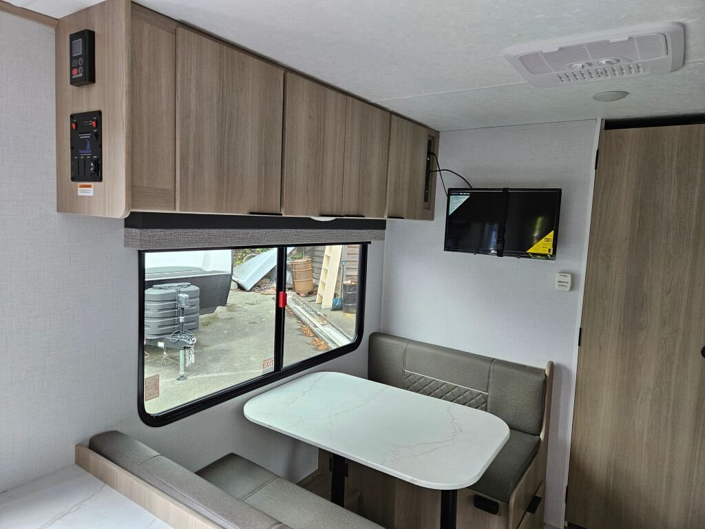 2025 Dutchmen Kodiak Ultra-Lite 201QB - Image 9