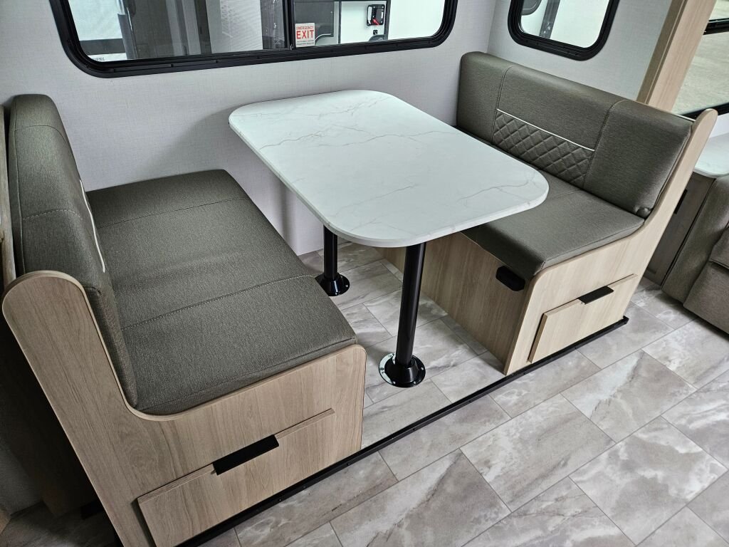 2025 Dutchmen Kodiak Ultra-Lite 242RBSL - Image 12