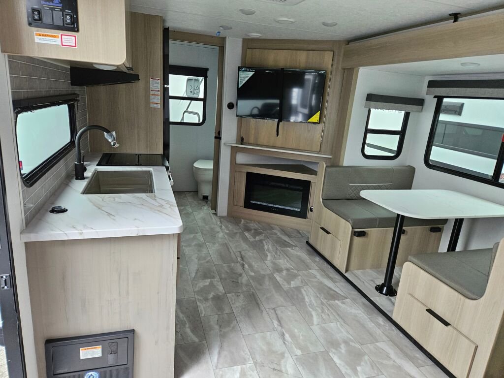 2025 Dutchmen Kodiak Ultra-Lite 242RBSL - Image 9