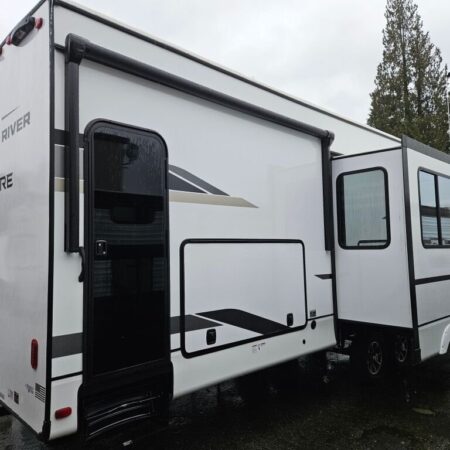 2025 Forest River Sabre 38DBL - Image 4