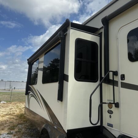 2019 JAYCO NORTH POINT 377RLBH - Image 4