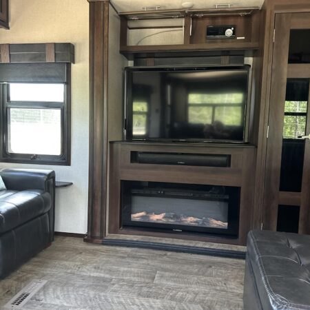 2019 JAYCO NORTH POINT 377RLBH - Image 8